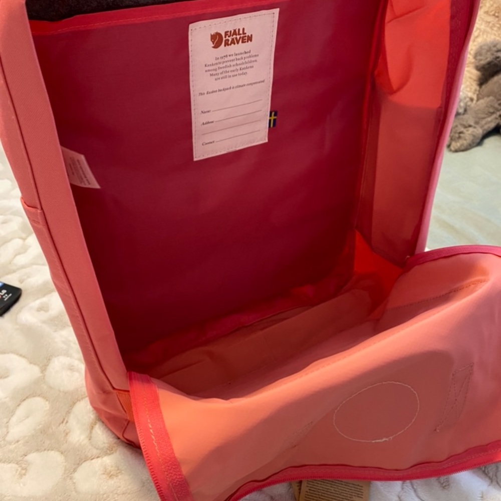 Pink fjallraven bag